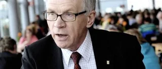 Petersen rasar mot ministern
