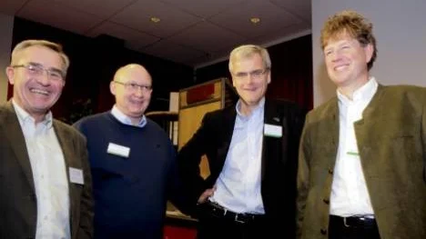 Aktörer inom fordonstestindustrin vill samarbeta för att marknadsföra  Sverige som unikt vintertestland. Stefan Oscarsen på Argentis i Arjeplog, Peter Öhman från Test Site Sweden, Per E Lindberg på Saab Automobile och Michael Lindeman vd för Icemakers i Arjeplog. Alla pratade de om öppenhet.
