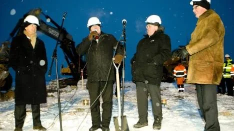 En historisk dag för Pajala och Norrbotten. Första spadtaget till gruvsatsningen i Kaunisvaara tas av Anders Hvide, Bengt Niska, P-O Eriksson och Karl-Axel Waplan.