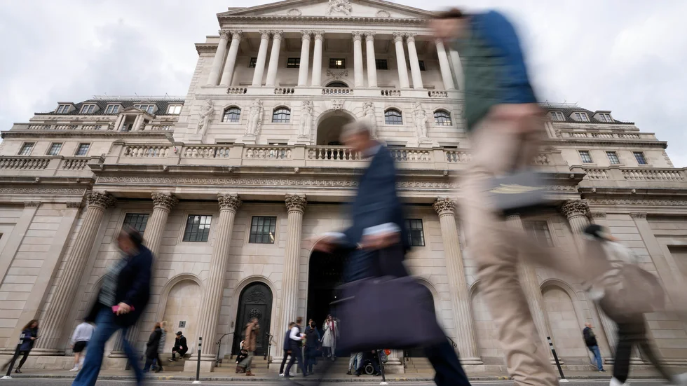 Bank of England utvidgar sitt stödköpsprogram för att trycka ned skenande räntor på brittiska statspapper. Arkivbild
