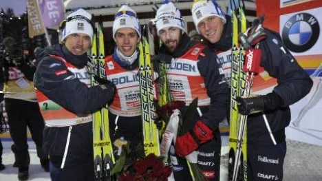 Bäst i stafett. Johan Olsson, Marcus Hellner, Mats Larsson och Daniel Rickardsson vann stafetten i världscupen före Ryssland.