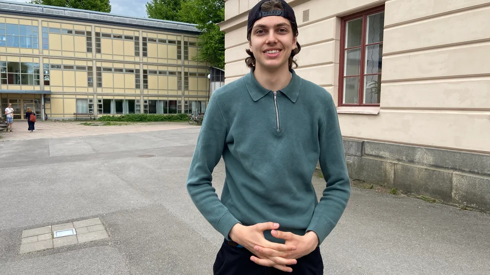 Love Karlsson tycker att alla ska få ha vilka strumpor de vill.