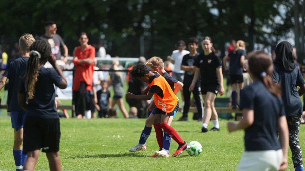 Klassfotbollen 2024 satte nytt rekord. 115 lag var max som gick att ta emot på en dag. Nu laddar Borens IK om till en ny upplaga som spelas 24 maj, nu på konstgräs på Borens IP.