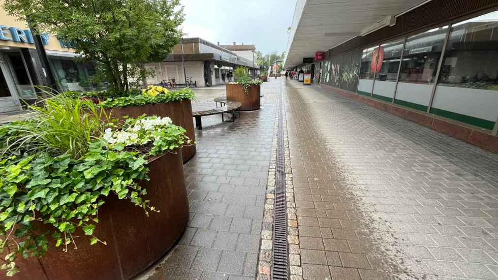 Bryggerigatan i centrala Hultsfred. Exakt var händelsen inträffade är inte klart. Bilden är en arkivbild.