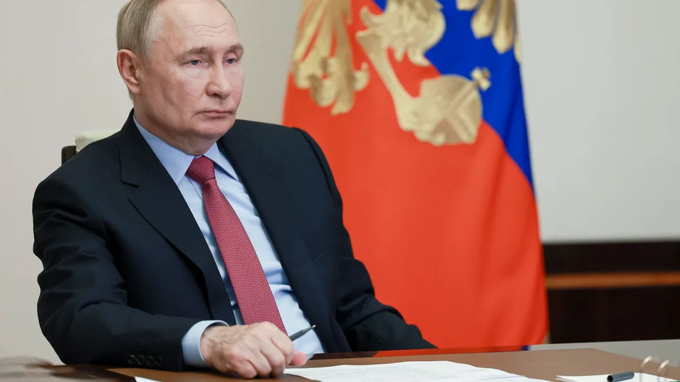 Vladimir Putin är Rysslands president. Men kriget är inte bara hans ansvar. Flera hundra tusen ryska medborgare har frivilligt skrivit på för att kriga.