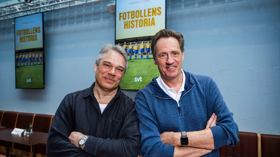 Albert Svanberg och Jens Lind under en pressträff inför "Fotbollens historia".