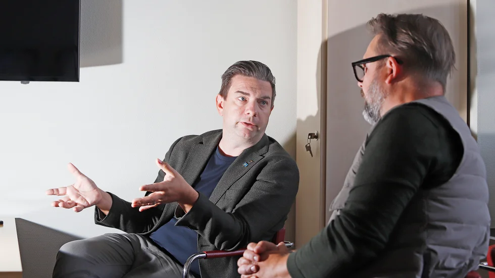 Socialdemokraterna och Moderaterna kallade till pressträff på tisdagseftermiddagen.