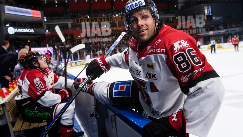 "En forwardsuppsättning som den Thomas Berglund har fått till sitt förfogande var det länge sedan Luleå Hockey hade, frågan är om de har haft det efter 1996, och nu är de inte längre beroende av att Linus Omark levererar för att kunna vinna matcher", skriver David Olsson Jiglund efter värvningen av Mathias Bromé.