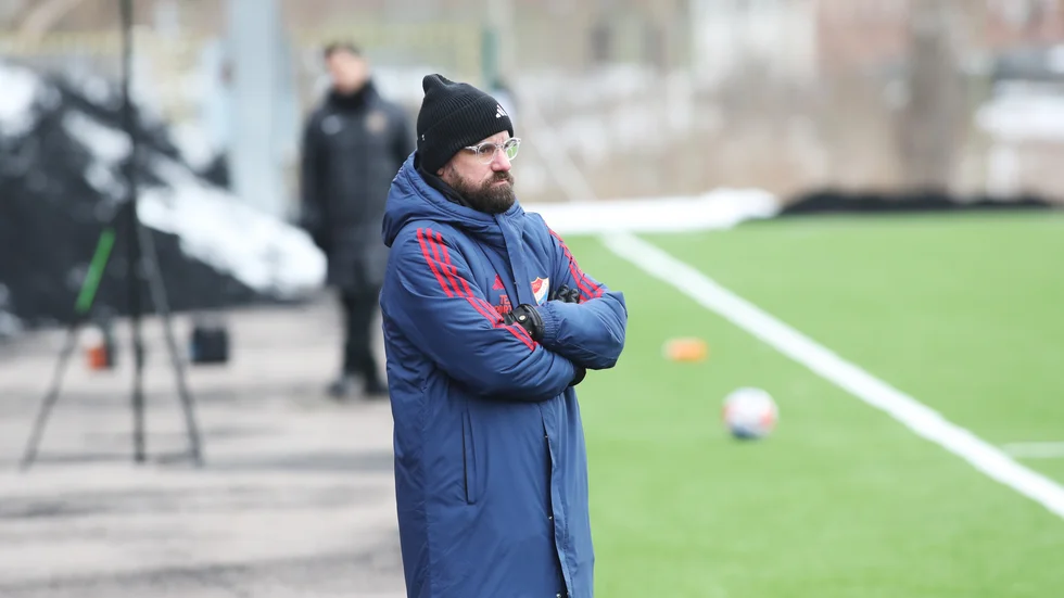 Boren IK:s tränare för herrlaget Pierre " Brassen " Walfridsson var inte nöjd efter matchen mot Hemgårdarna. Men menar att det är tidigt in på säsongen och laget har tid på sig att rätta till det som behöver förändras. 