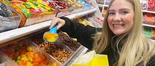 Tonvis med godis säljs till Motalabor i påsk