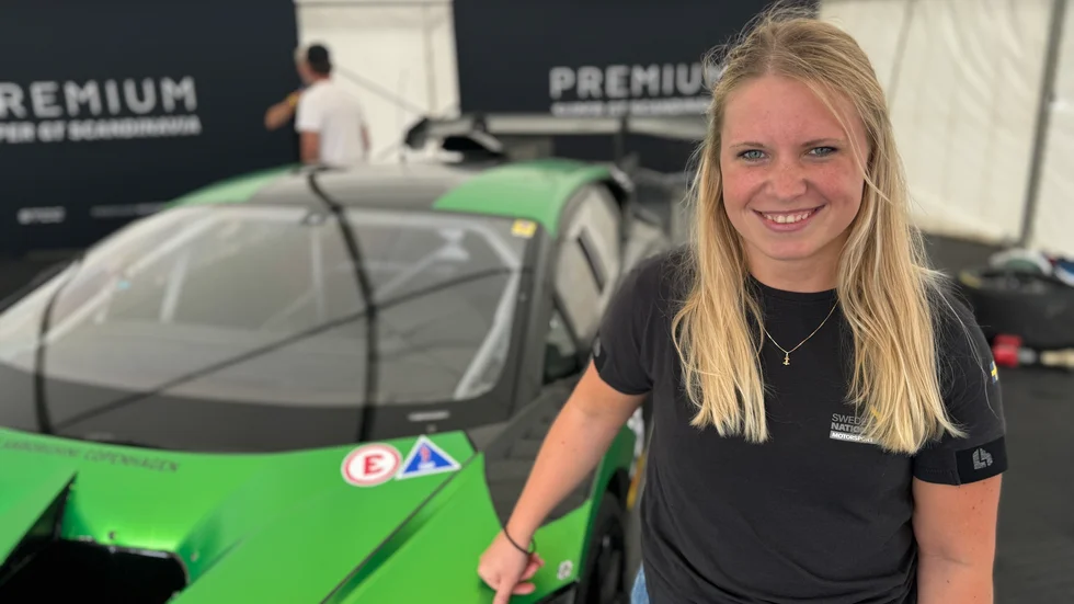 Jessica Bäckman förbättrade sin tid med Lamborghinin. Dessvärre fick hon punktering under andra körningen.