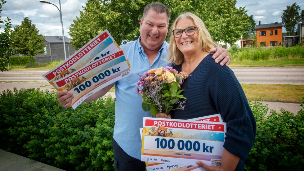Jippi! Björn Eriksson och Anne Berggren vann tillsammans en halv miljon kronor på sina lotter.