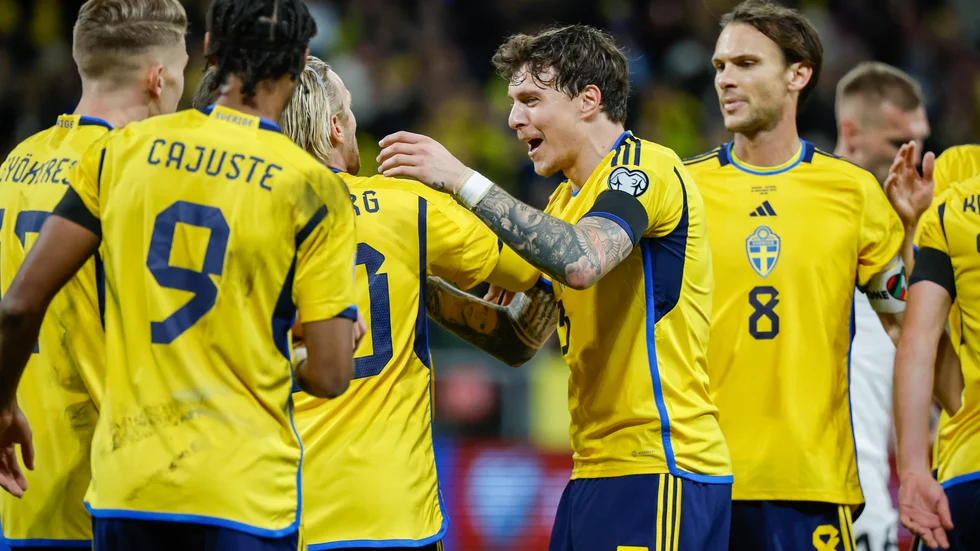 Herrlandslaget ska möta Danmark i juni.