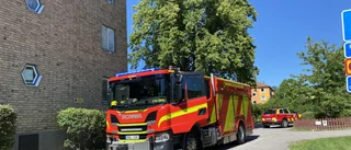 Kastrull tog eld – matta kastad från balkong