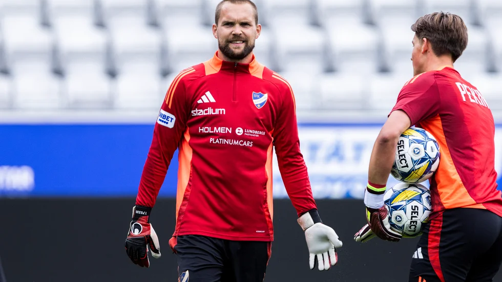 Oscar Jansson uppges på väg till Djurgården. 