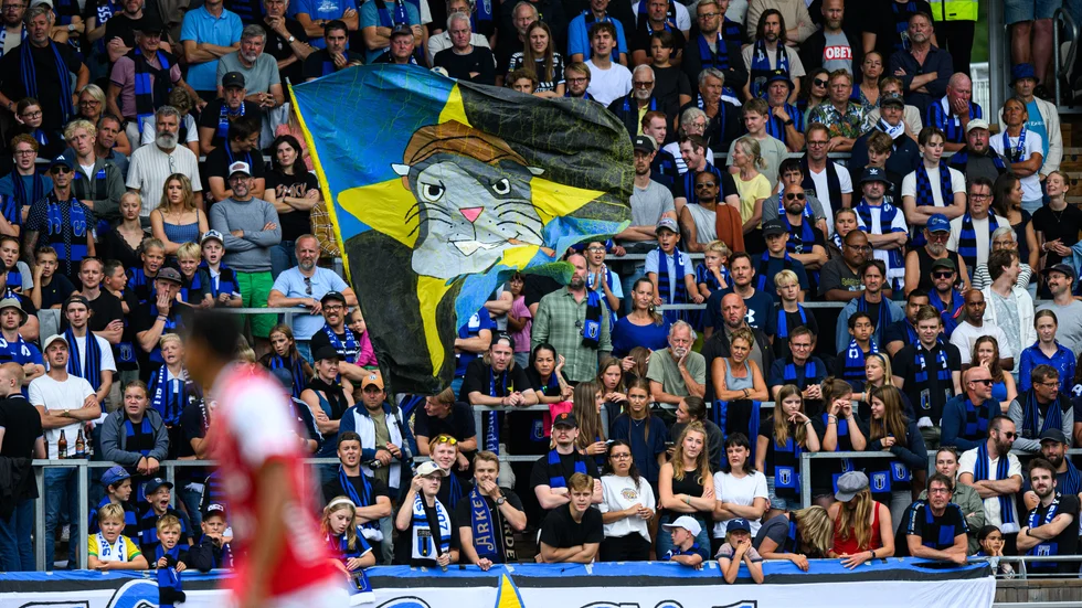 Sirius supportrerföreningen Västra Sidan växer. Föreningen har över 1 000 medlemmar, och inför bortamötet med Västerås har man fyllt sju supporterbussar.