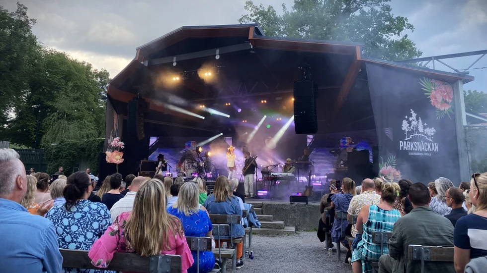 Carola kom till Parksnäckan och brände av ett knippe hits och klassiker.