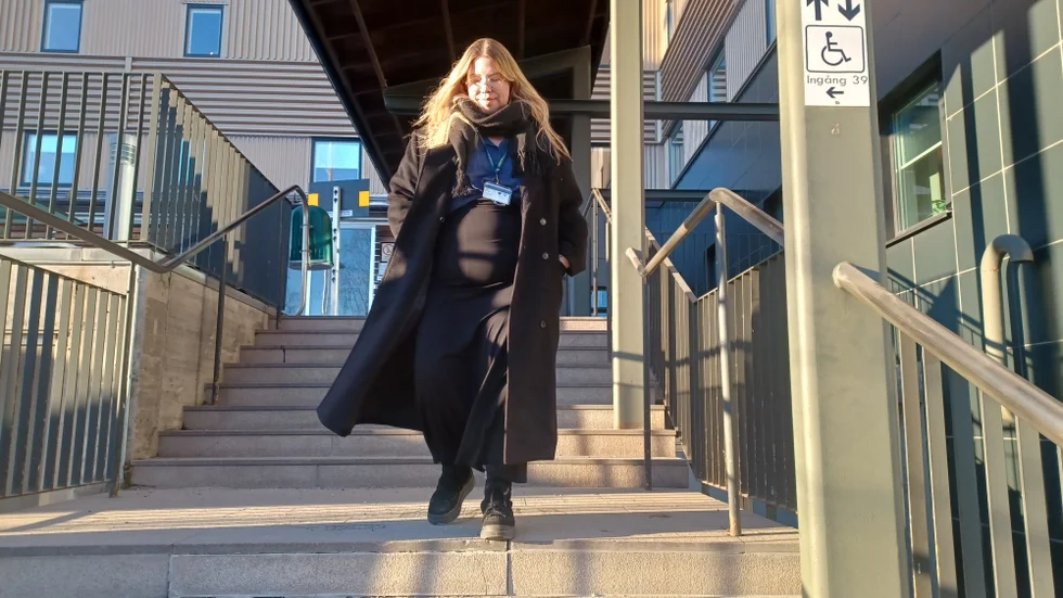 Sandra Nyman, kriminalvårdsinspektör Frivården i Luleå, menar att de låga talen beror på flera orsaker, däribland att det bara är dem som döms till högst sex månaders fängelse som kan beröras av den elektroniska intensivövervakningen,