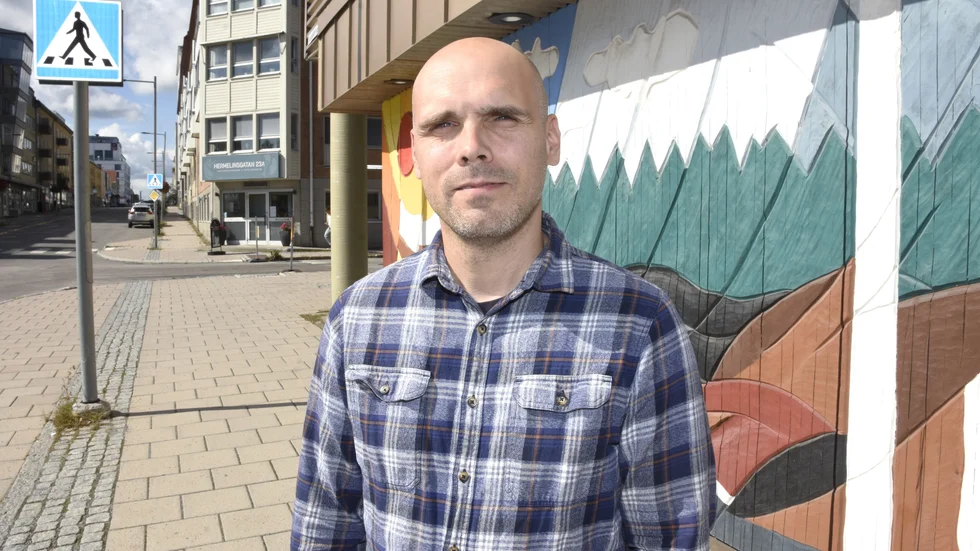 Polisen utreder misstänkt tjänstefel på O'Learys timmarna innan 18-åringen drunknade. "Det var väldigt många gäster och en hel del avvisades, så det är inte så konstigt om ordningsvakterna inte minns varenda person", säger förundersökningsledare Erik Lampinen. 