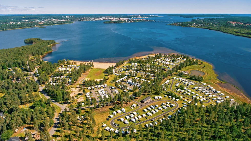 First Camp Arcus kommer efter utökningen att ha cirka 480 platser för husvagnar, anläggningen är en av de större First Camp äger i Sverige.