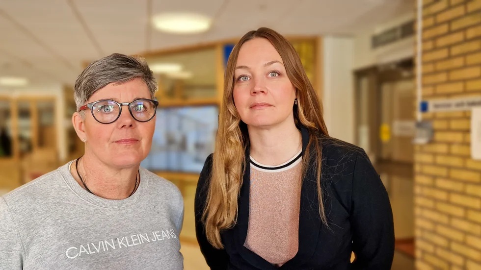 Barn- och utbildningsnämnden i Gällivare kommun har tagit ett enhälligt beslut om att införa en mobilfri skola i samtliga kommunens kommunala grundskolor. På bilden syns Maria Åhlén, (S), vice i ordförande barn- och utbildningsnämnden och Jenny Johansson Jänkänpää, (MP), ordförande för nämnden.
