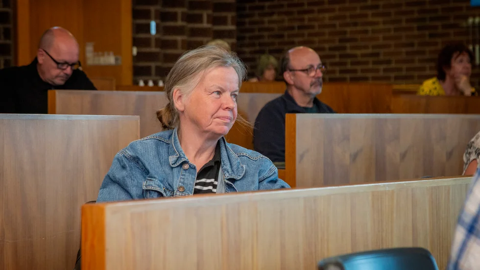 Centerpartiets Berit Hardselius hoppas att det räknats ordentligt på förslaget och att det inte bara är ett "köttben att att kasta åt väljarna för att få röster".
