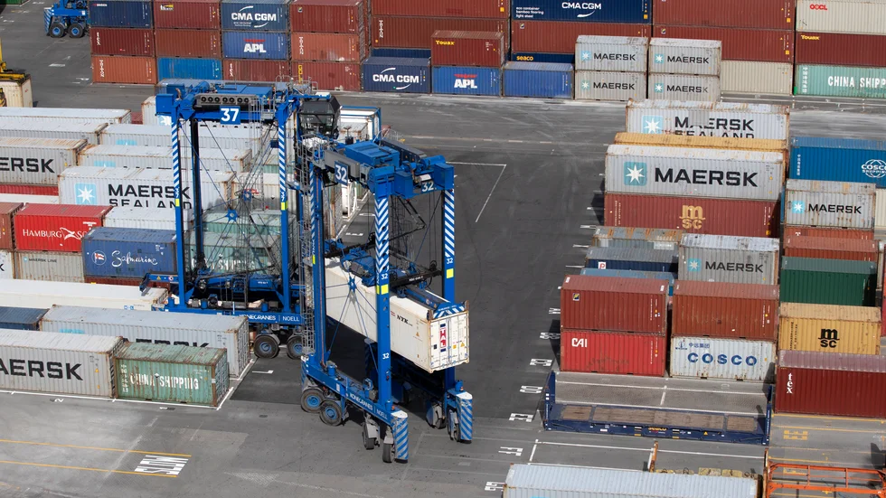 Containrar vid Lytteltons hamn i Nya Zeeland i september.