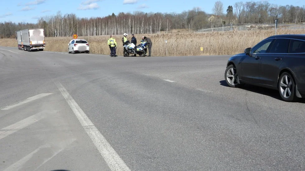 Olyckan mellan lastbilen och personbilen orsakade inga problem i trafiken.