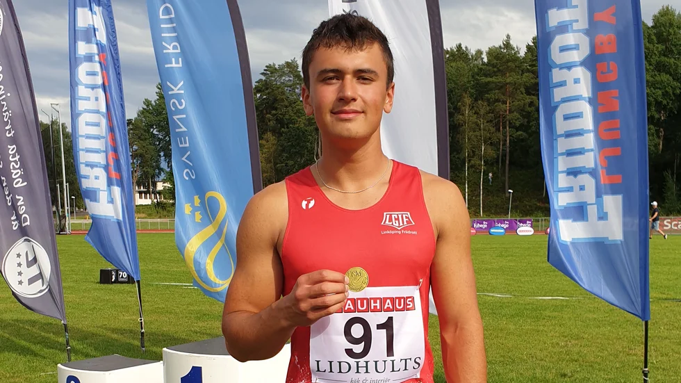 Noel Rudberg med bronsmedaljen. 