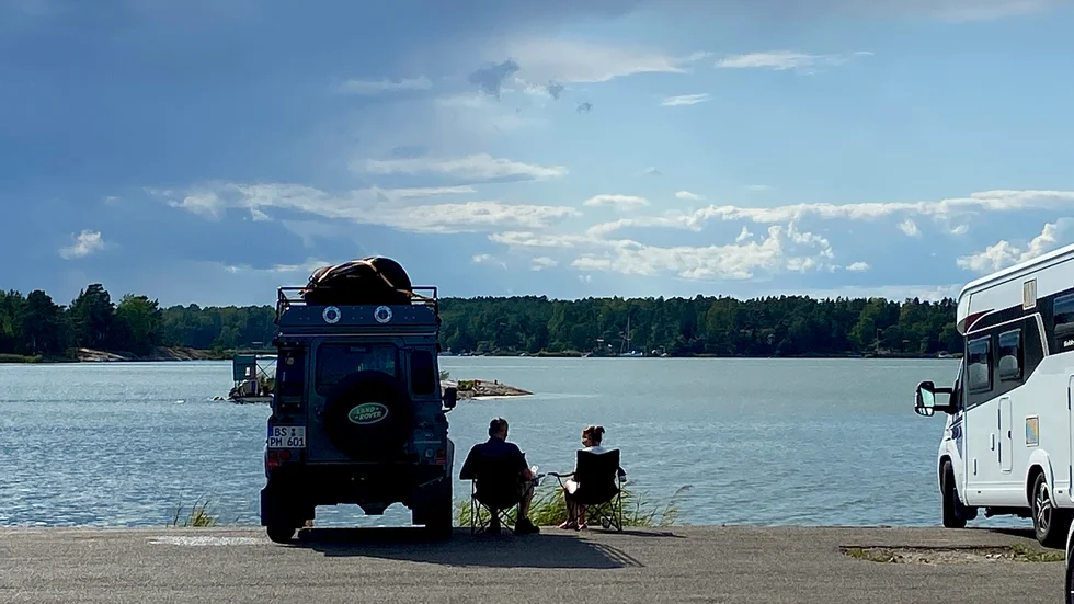 Ett flertal parkeringar längs Sörmlandskusten får bra betyg på sajter som rankar platser att parkera husbilen på.