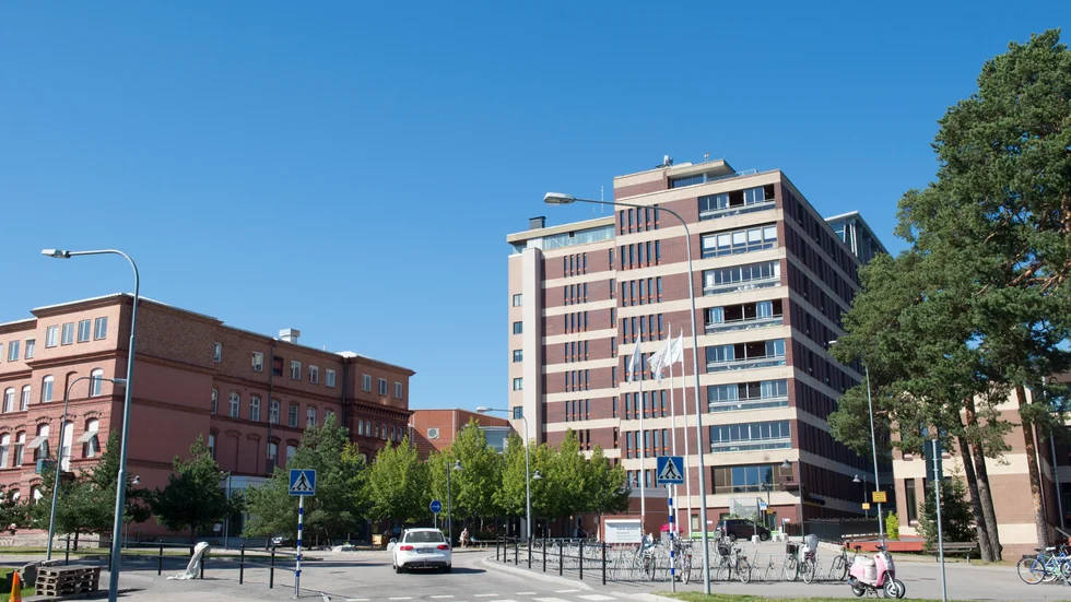 En anställd vid Gävle sjukhus åtalas för tre fall av våldtäkt. Arkivbild.