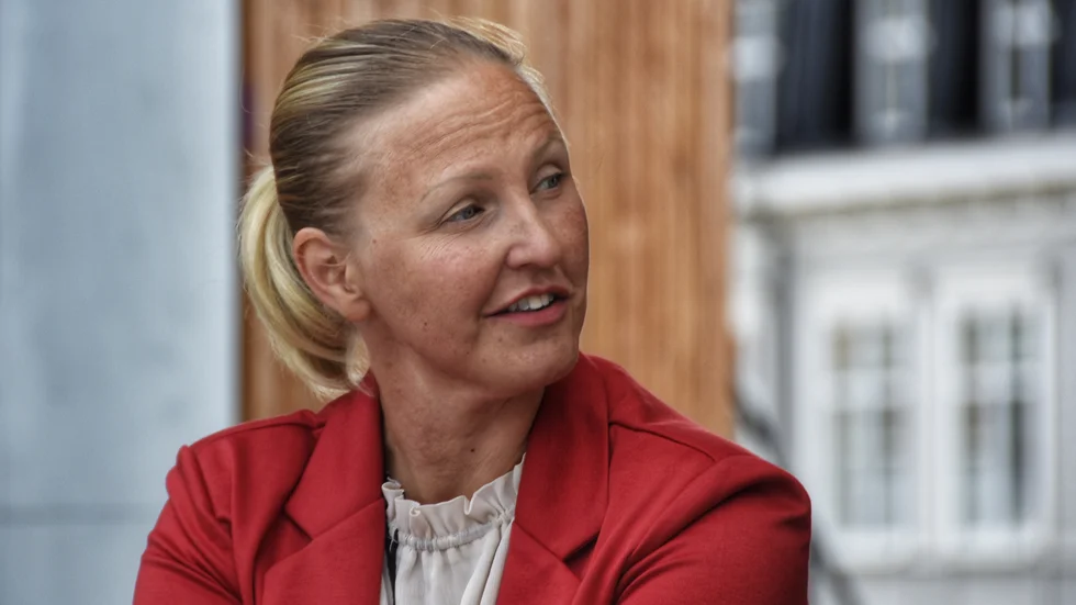 "Jag oroas över den oenighet som finns. Det blir svårare att jobba med så oklara majoriteter men jag tror ändå att vi kan släppa igenom utvecklingsplanen till slut", säger kommunalråd Carina Sammeli (S). 