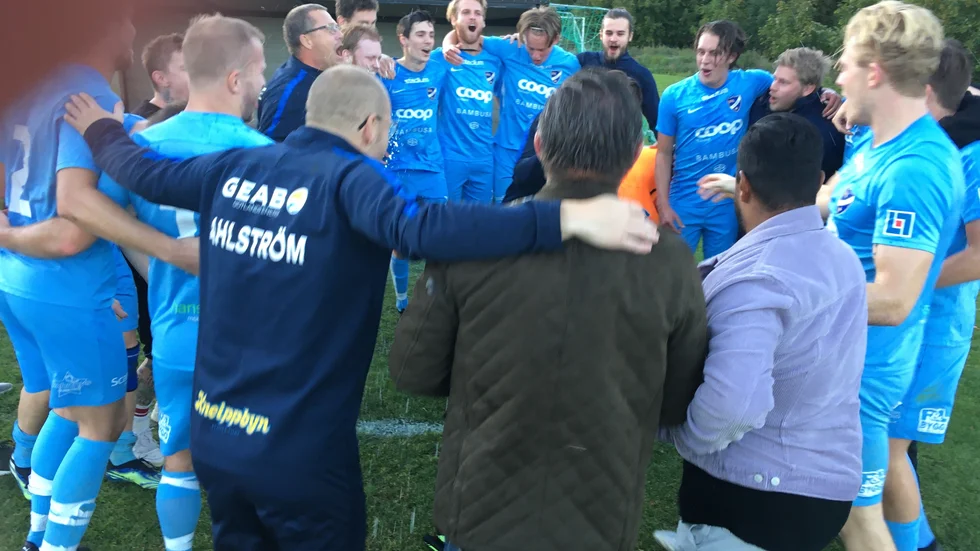 Jubel i IFK Visby efter att seriesegern blivit klar.