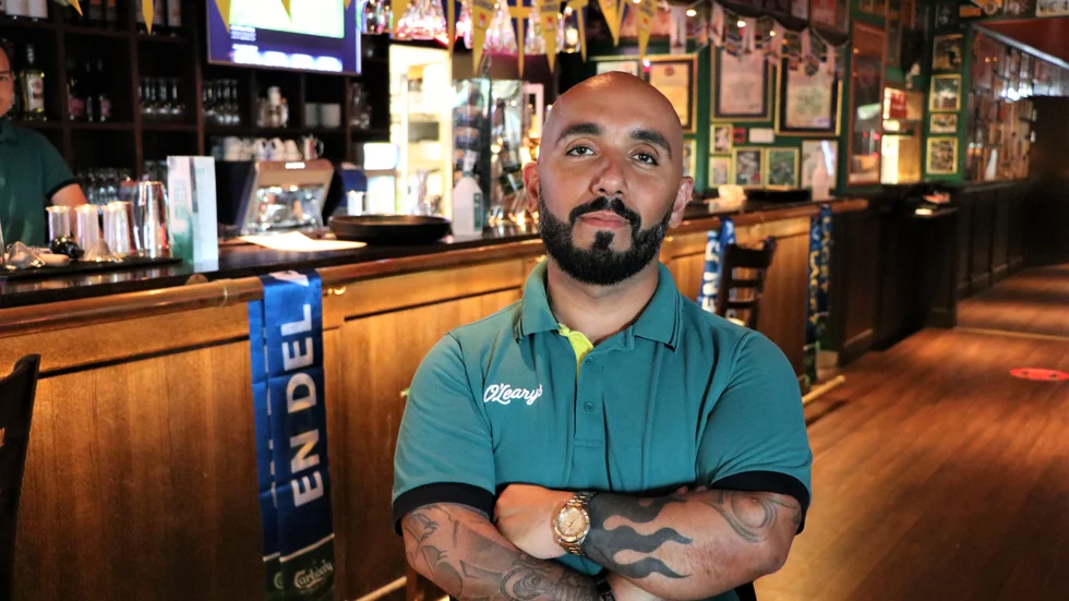 Andre Arash Ayatinejad berättar att  O'Learys hade öppet längre i helgen. 