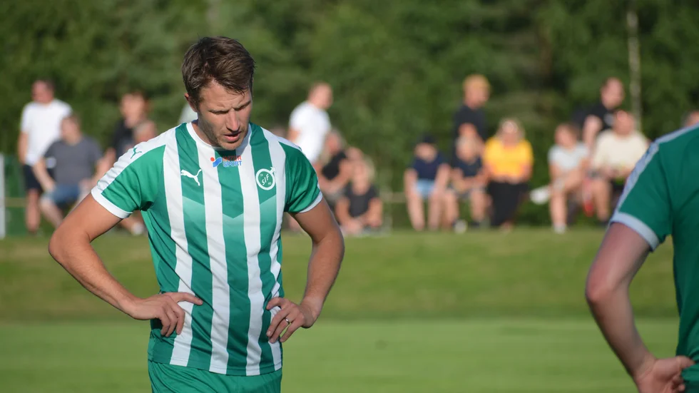 Anton Palmér deppar efter att ha blivit skadad i senaste matchen mot HFK, men han har varit nyttig för Storebro IF i säsongsinledningen.