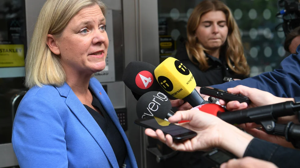 Finansminister Magdalena Andersson (S) svarar inte nej på frågor om hon vill bli partiledare för Socialdemokraterna efter Stefan Löfven.