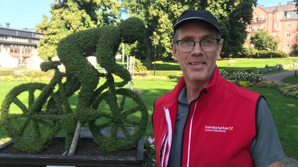 Rikard Hanning är bandyspelaren som blev löpare och nu cyklist. Vätternrundan har han gjort tre gånger och nu ser han fram emot cykelfesten i två funktionärsroller. I veckans Sportsnack ger han rådet till de som ska köra: "Ha roligt".