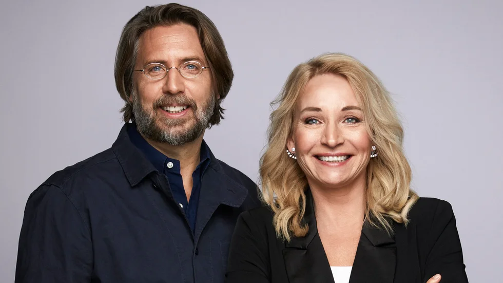 Martina Haags böcker blir film. Här tillsammans med Calle Jansson på produktionsbolaget Bigster. Pressbild.
