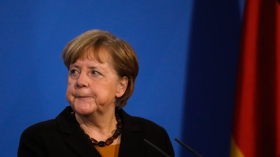 Tysklands förbundskansler Angela Merkel ska samtala med Rysslands president Vladimir Putin om köp av det ryska vaccinet Sputnik V. Arkivbild.