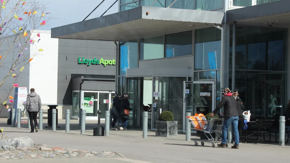 På Ica Maxi handlade fler i grupp, och färre använde munskydd.