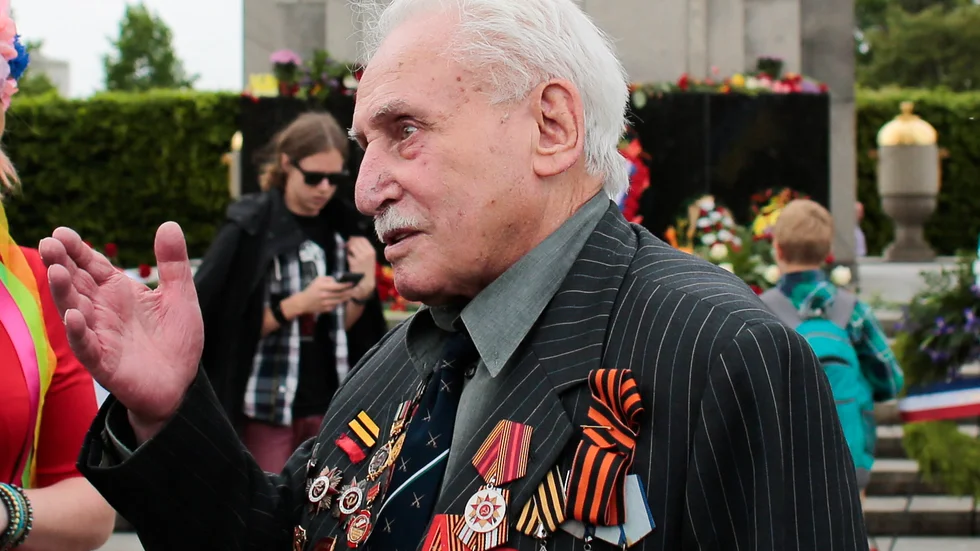 David Dushman var med vid befrielsen av Auschwitz. Nu har han avlidit. Arkivbild.