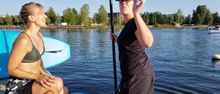 Spännande med yoga på bräda: "Jag kommer att ramla i"