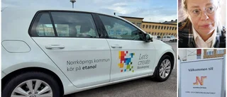 Kommunens miljöbilar tankas med bensin och diesel