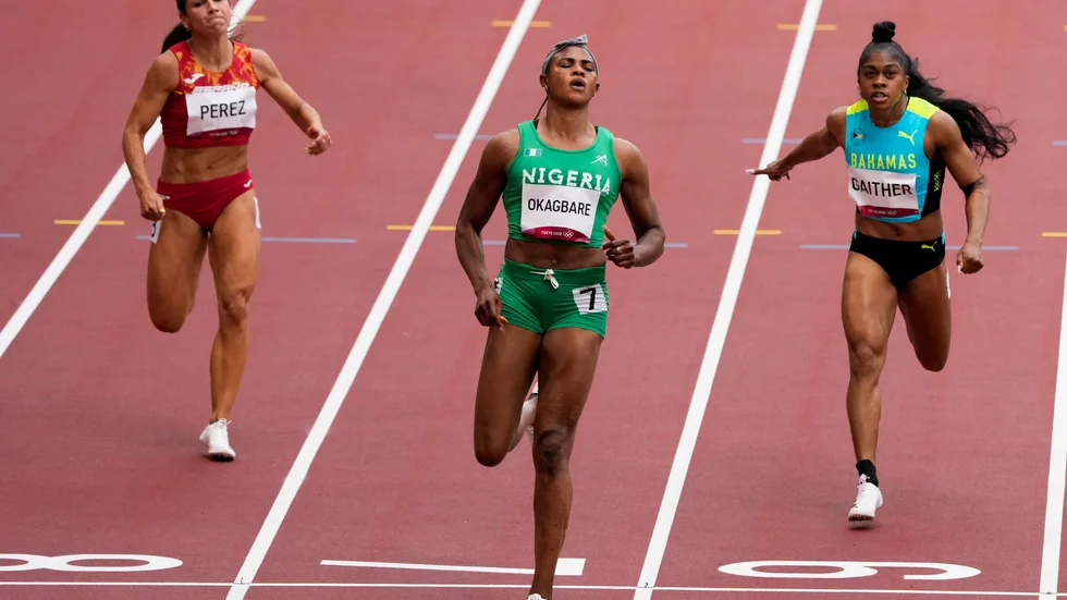 Blessing Okagbare, mitten, misstänks för tre dopningsbrott. Arkivbild.