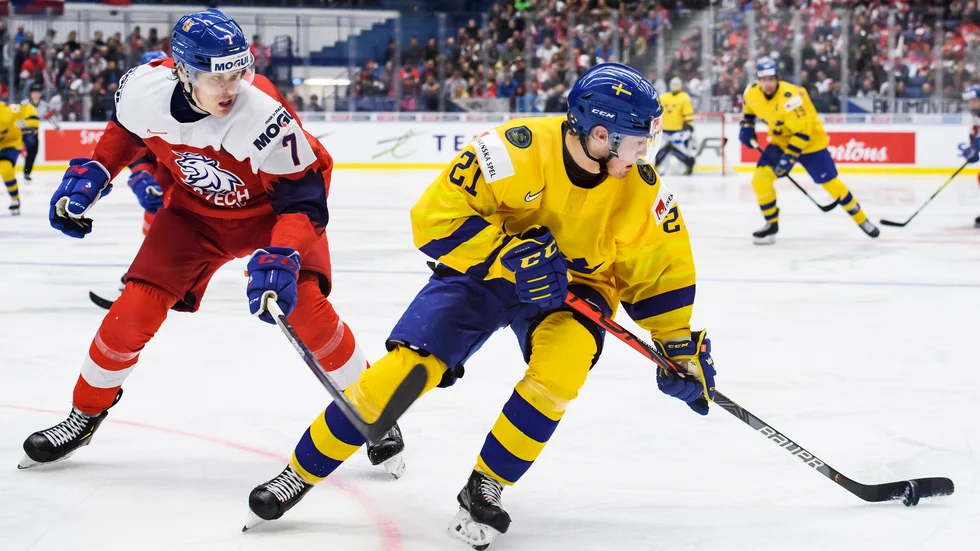 Nils Höglander, här i en match med juniorkronorna i fjol, har tackat nej till spel i VM.