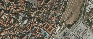 35 kvadratmeter stor stuga i Visby såld till nya ägare