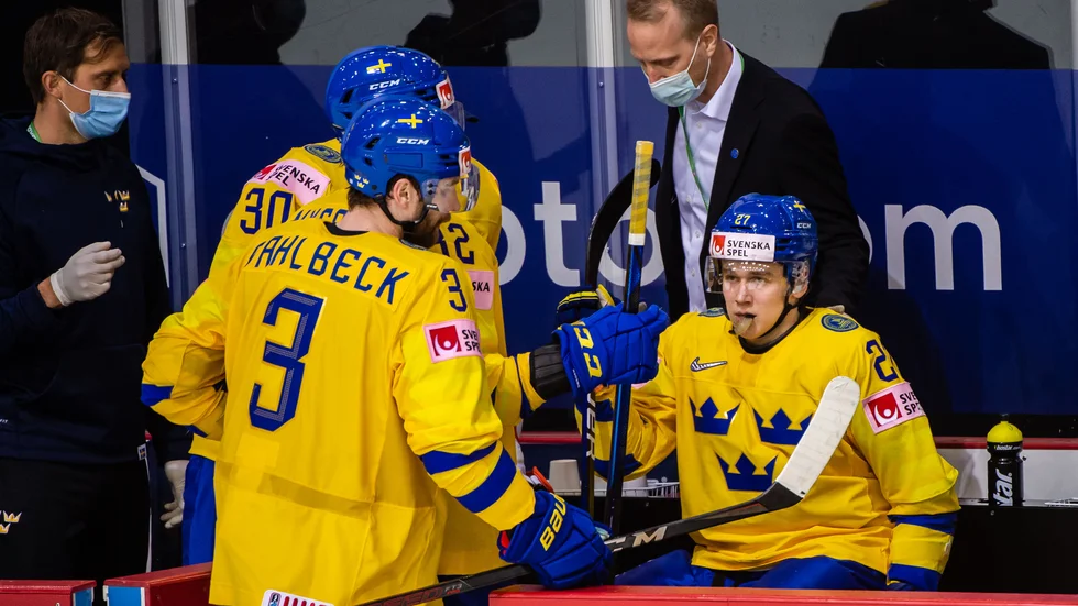 Nils Lundkvist, sittande, har spelat sin sista match i årets VM.