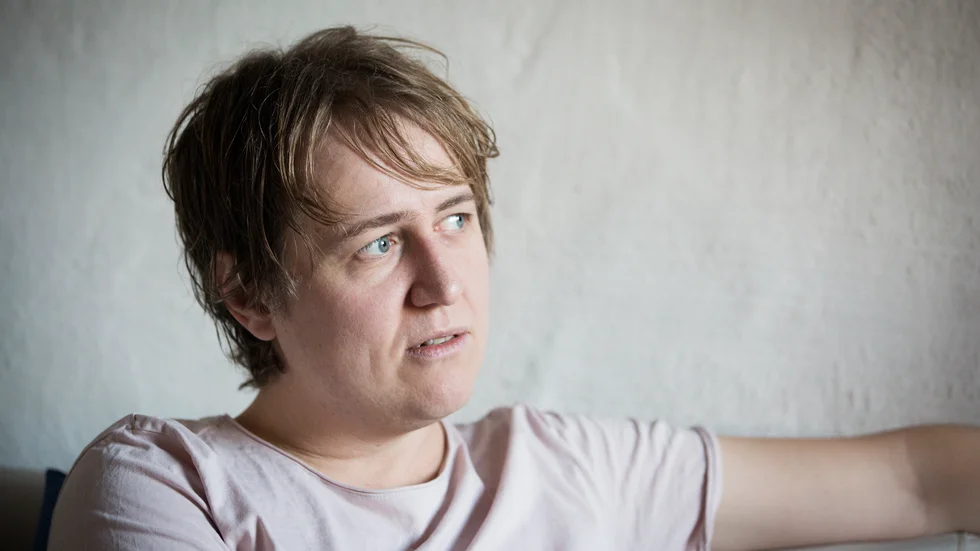 Johannes Hallbom har tidigare tilldelats Stora journalistpriset och Guldspaden.