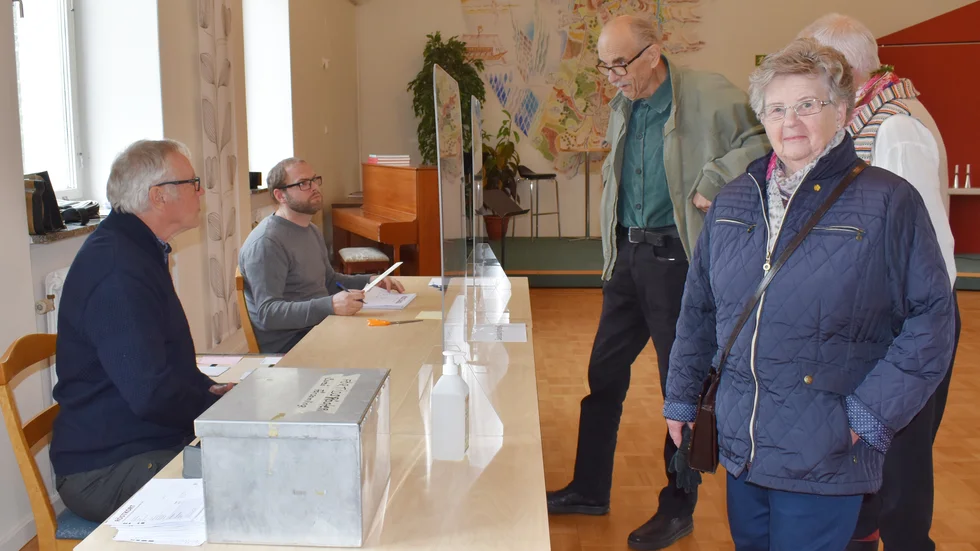 Gunvor Bäckström har tidigare suttit i kyrkofullmäktige och har aldrig missat ett kyrkoval. Röstmottagare i Bureå var Olov Rutschman och Valter Tjärnqvist.