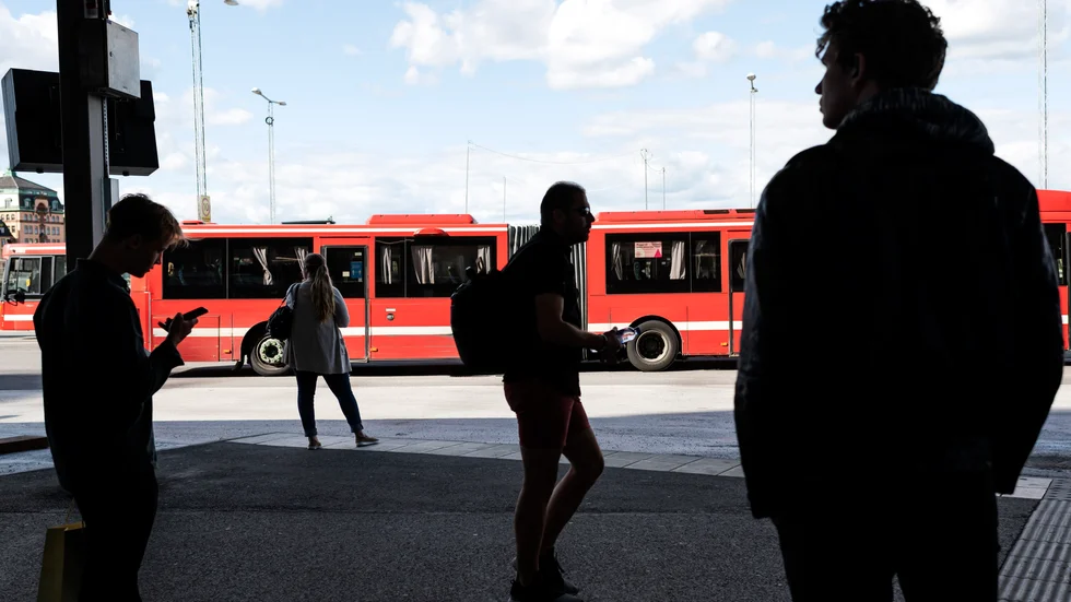 Region Västerbotten måste ställa om den egna fordonsflottan till fossilfritt, bygga ut kollektivtrafiken och laddinfrastrukturen, skriver regionrådet Emma Lindqvist (MP).
